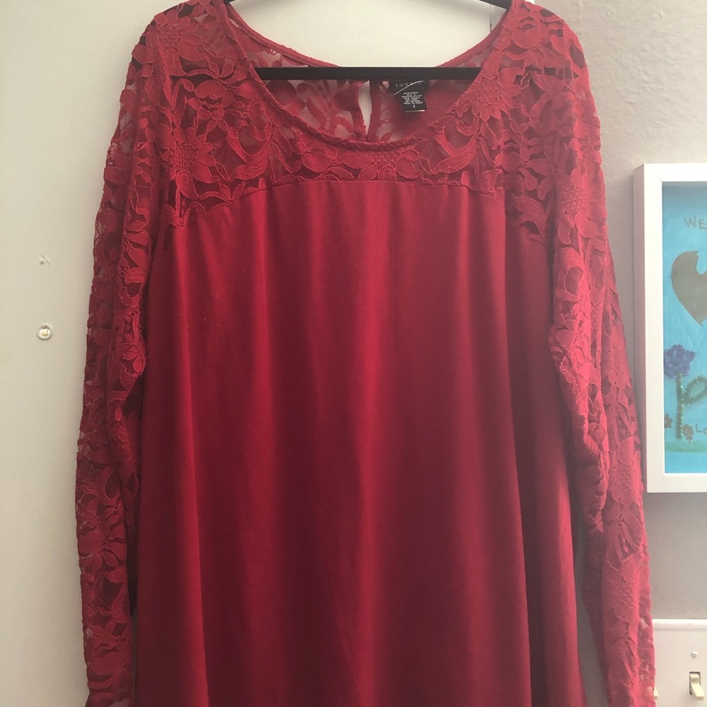 Red shirt with lace back and lace sleeves